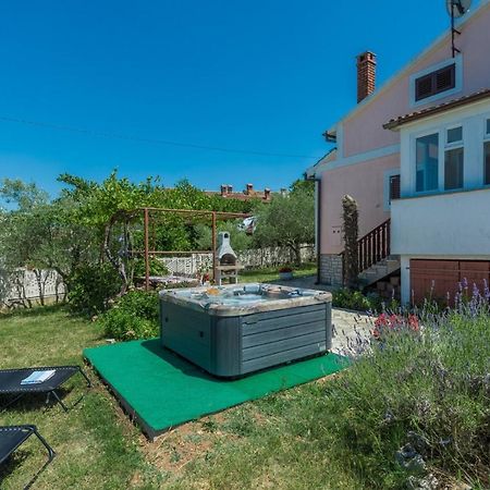 Ferienhaus Zora With Whirlpool Sveti Lovreč Pazenatički Bagian luar foto