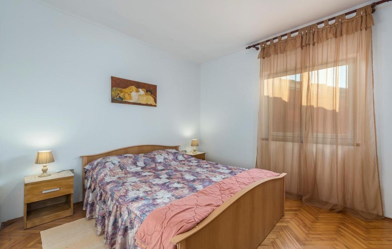 Ferienhaus Zora With Whirlpool Sveti Lovreč Pazenatički Bagian luar foto