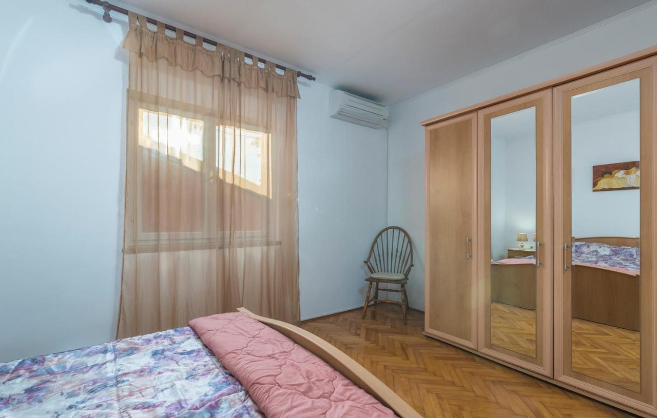 Ferienhaus Zora With Whirlpool Sveti Lovreč Pazenatički Bagian luar foto