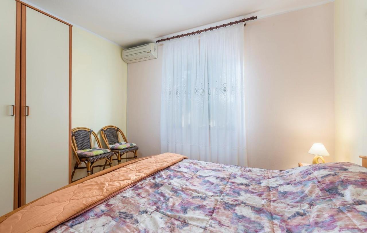 Ferienhaus Zora With Whirlpool Sveti Lovreč Pazenatički Bagian luar foto
