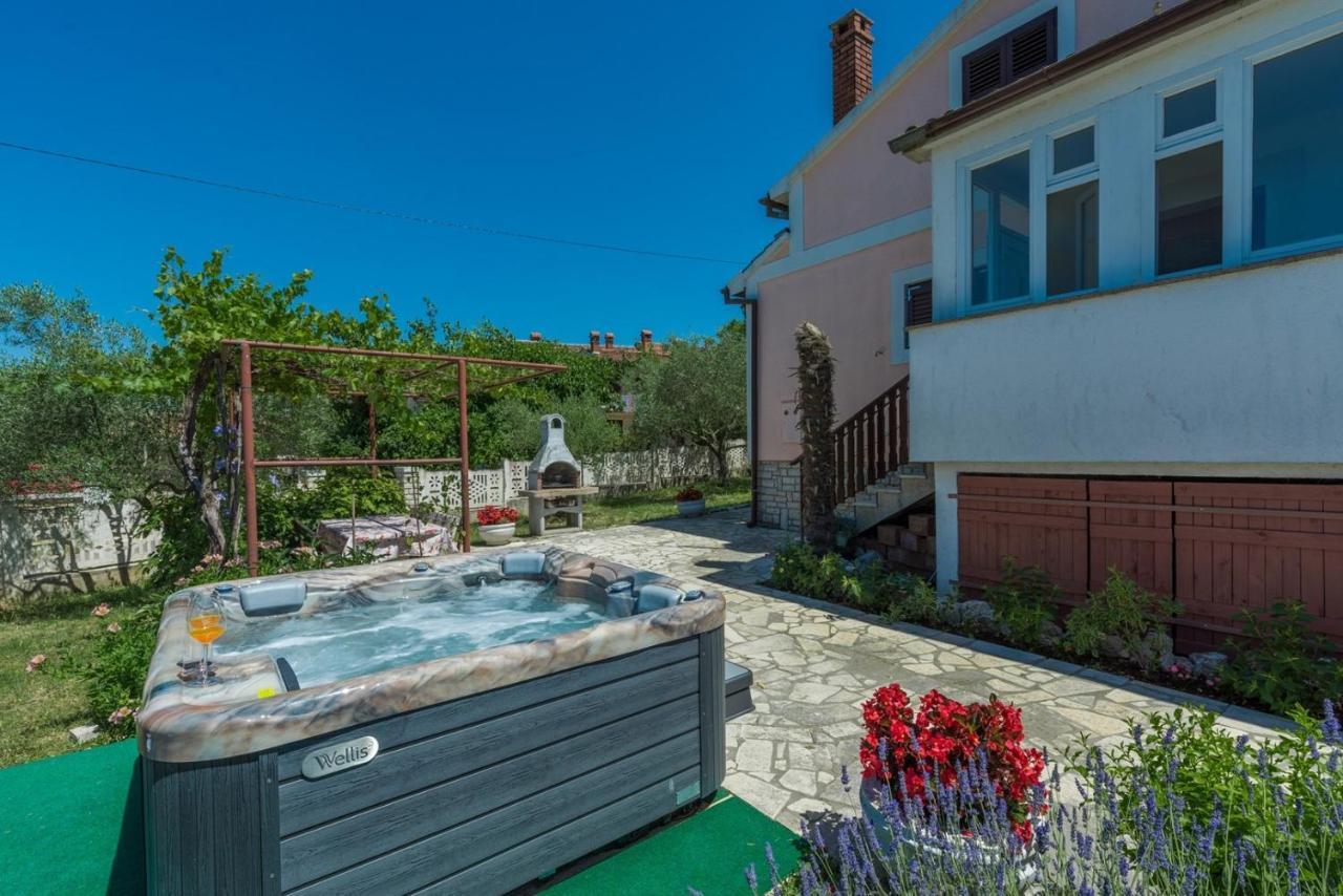 Ferienhaus Zora With Whirlpool Sveti Lovreč Pazenatički Bagian luar foto